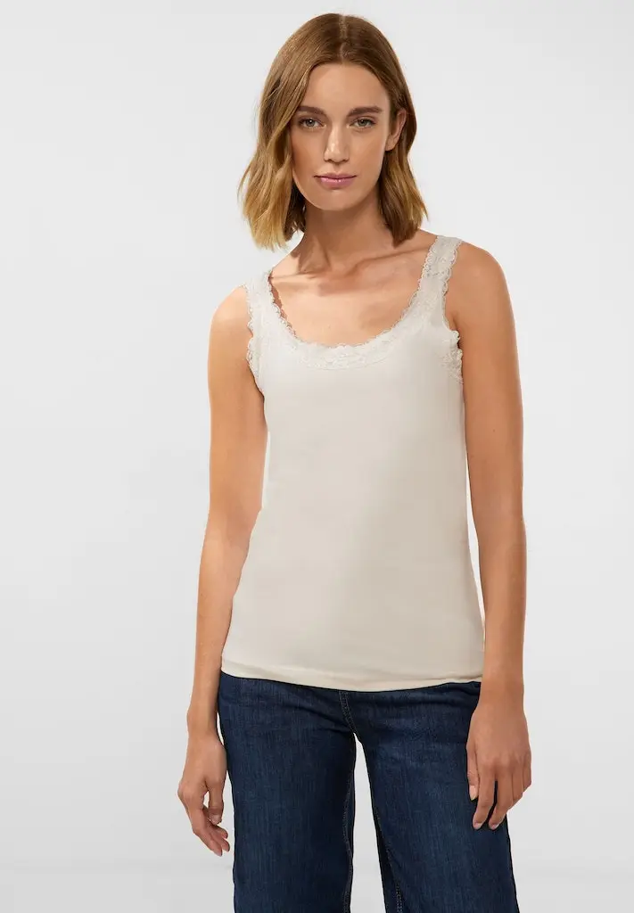 Basic Top mit Spitze