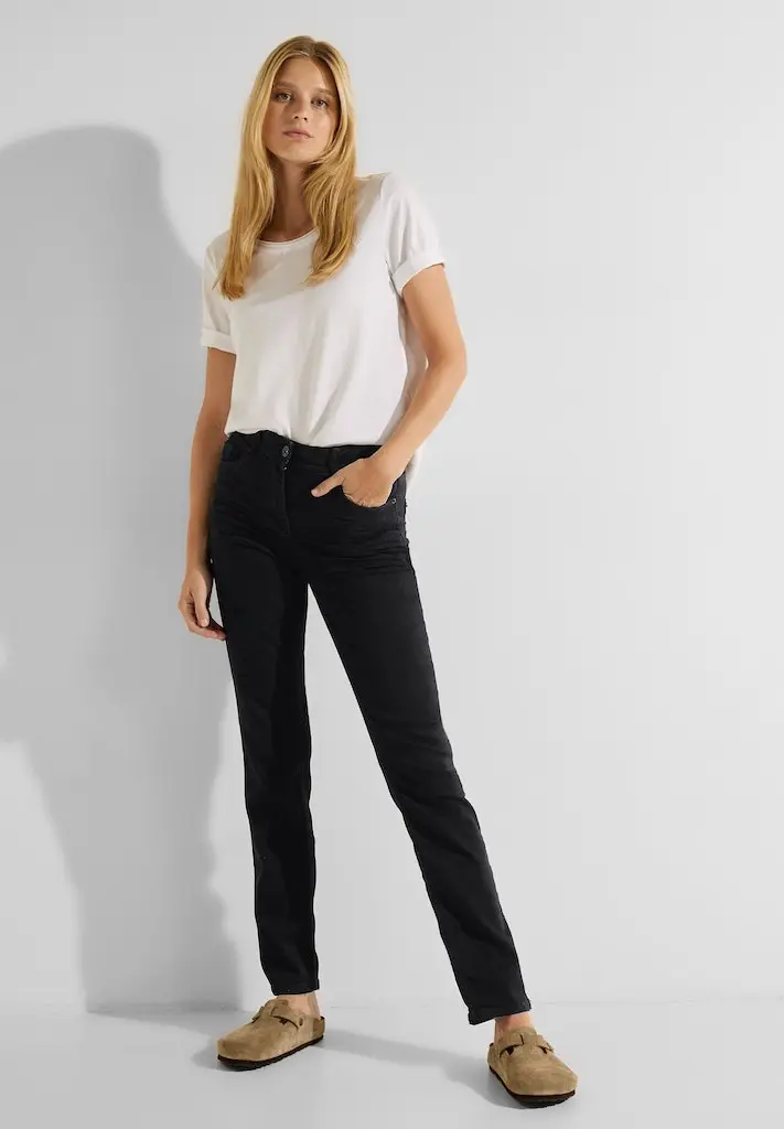 Dunkle Straight Fit Jeans