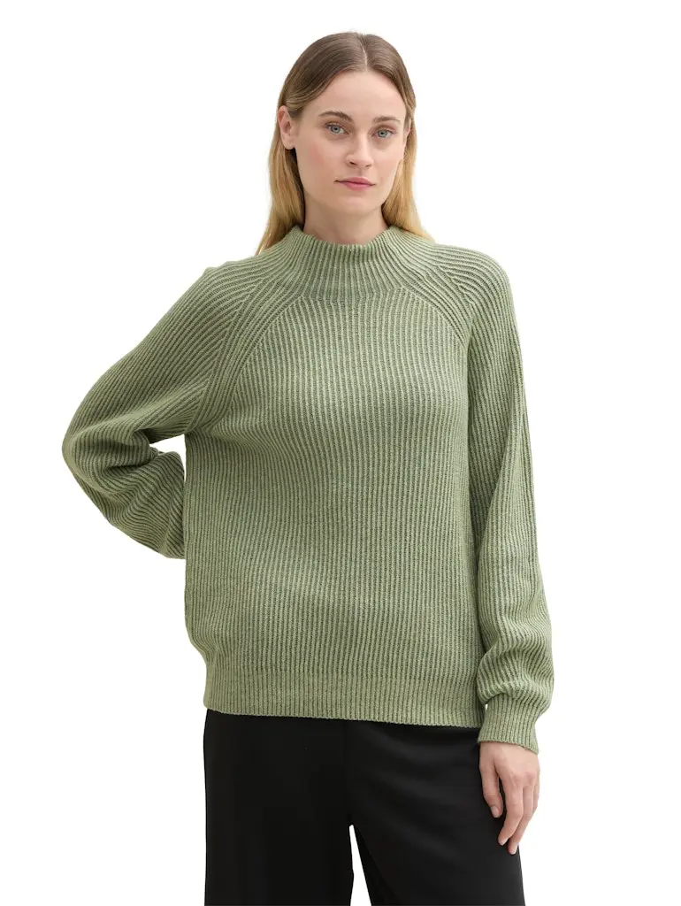 Gerippter Pullover mit Stehkragen