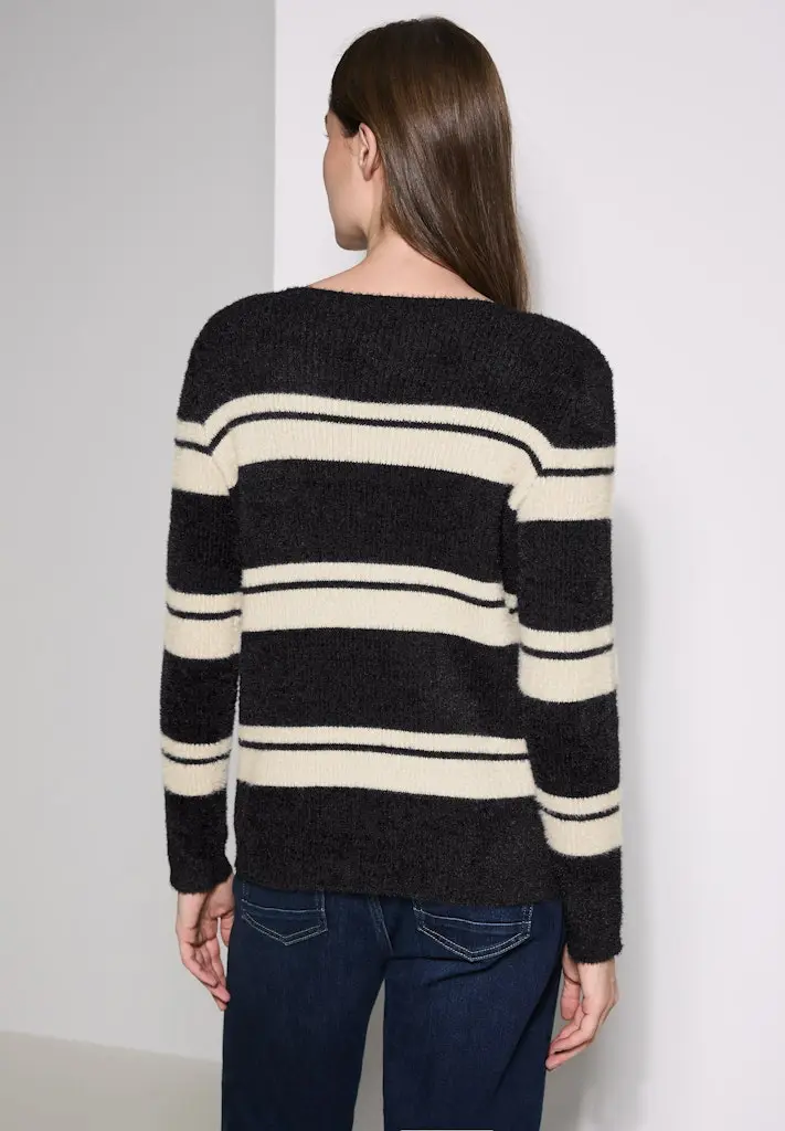 Gestreifter Pullover