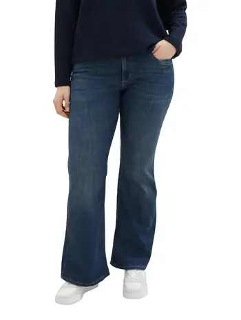 Plus Size - Bootcut Jeans