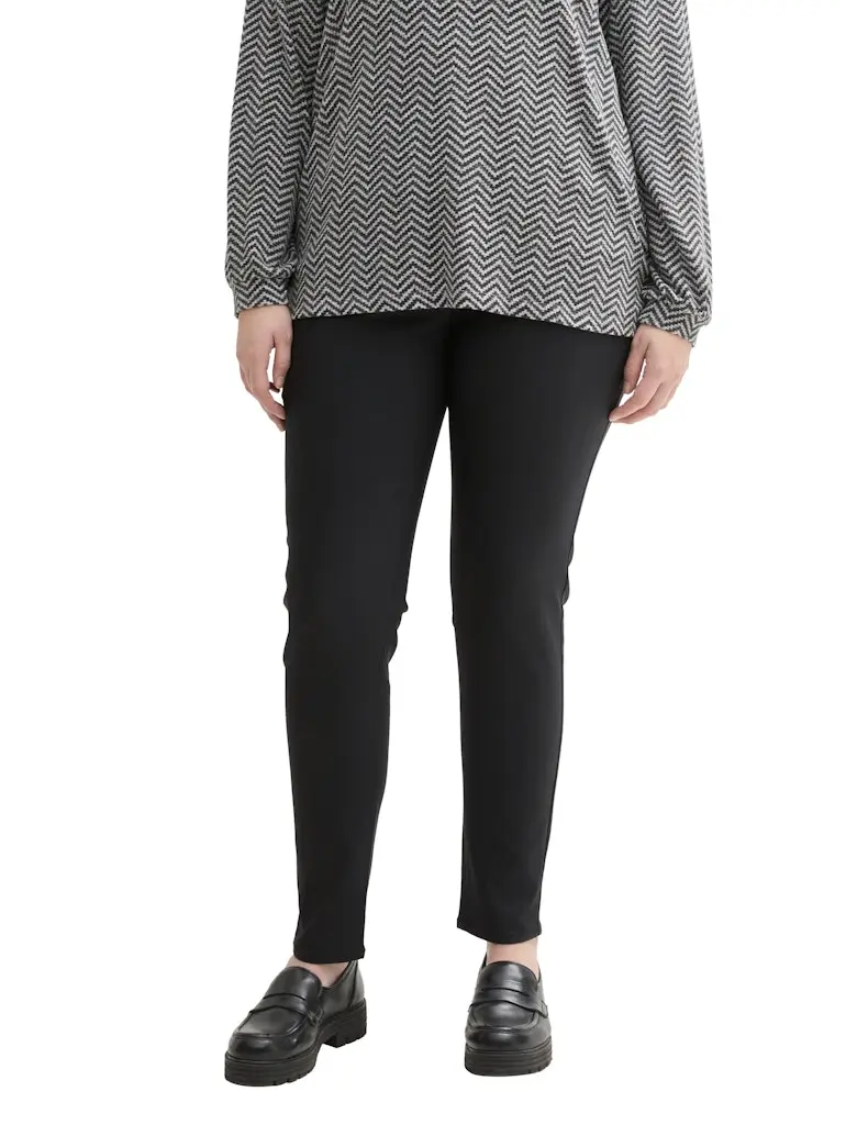 Plus Size - Coated Skinny Jeans