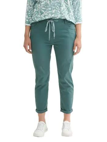 Plus Size - Cropped Slim Hose