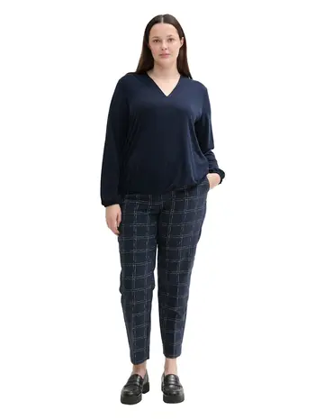 Plus Size - Langarmshirt mit V-Ausschnitt