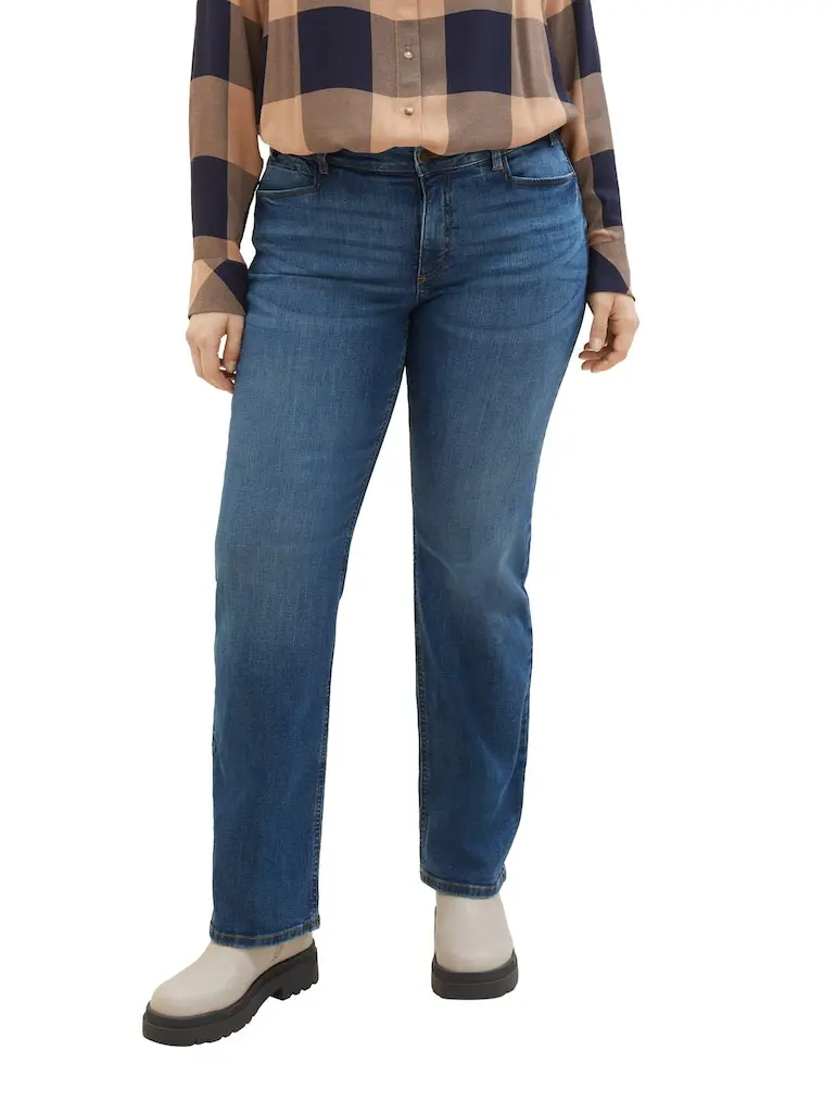 Plus Size - Straight Jeans