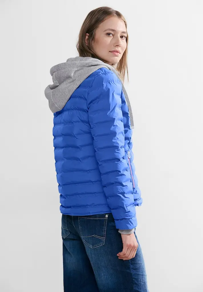 Steppjacke mit Kapuze