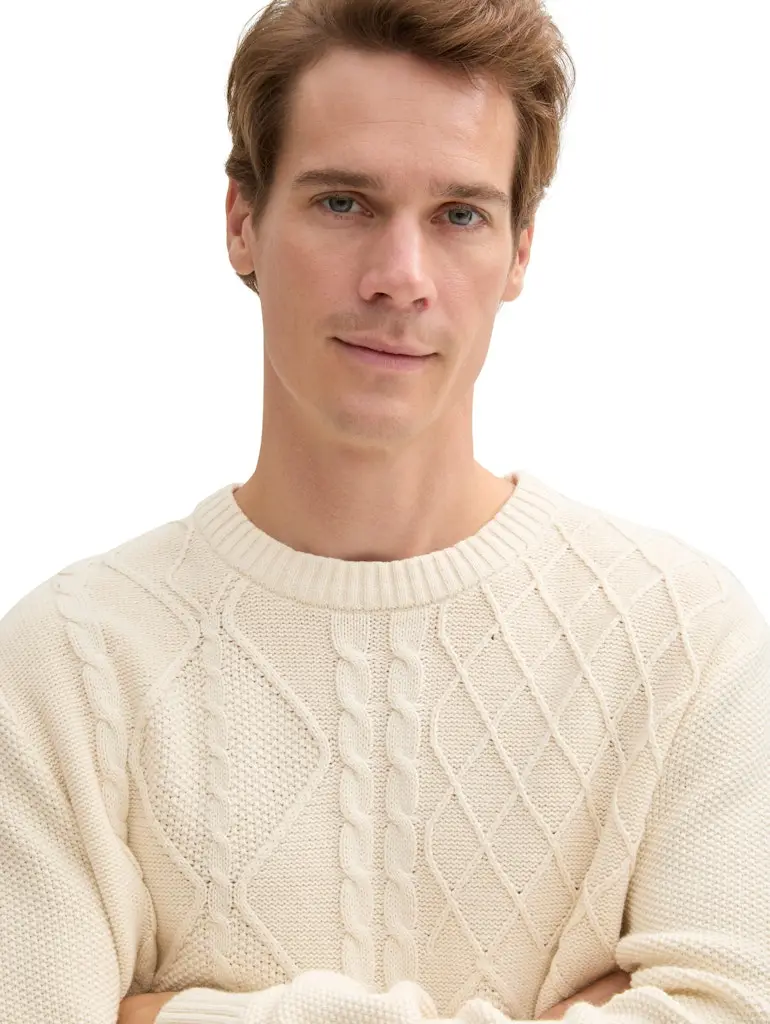 Strickpullover mit Zopfmuster