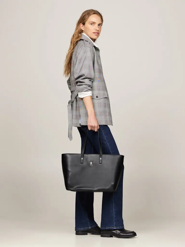 TH CHIC TOTE