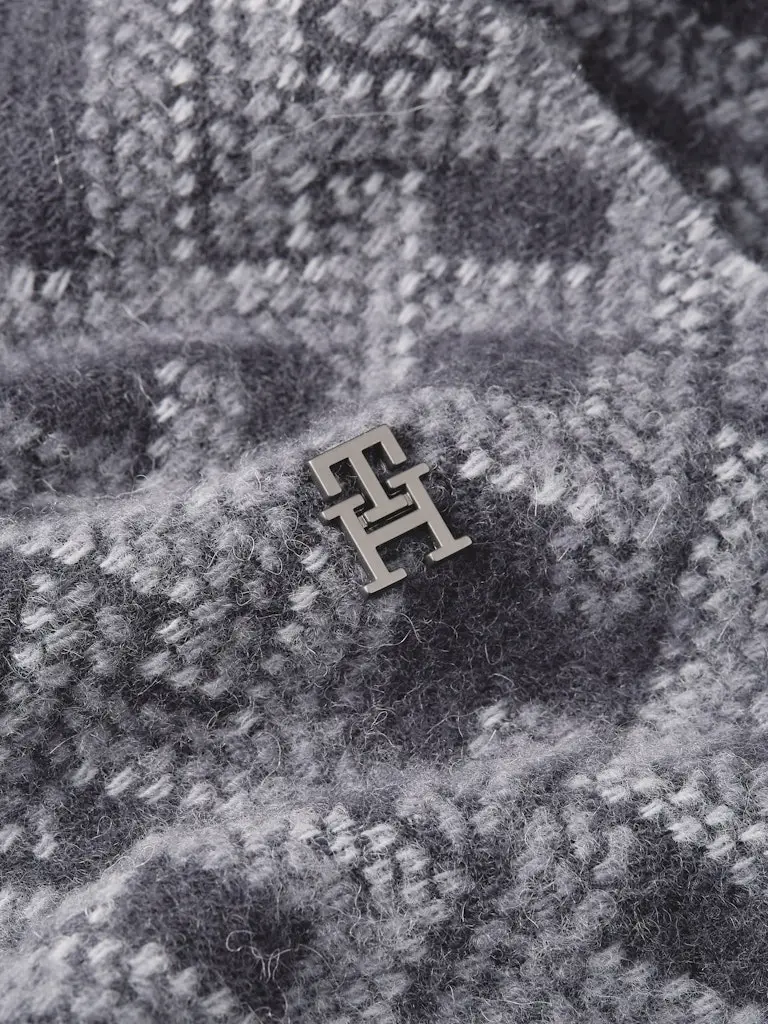 TH MONOGRAM WOOL SCARF