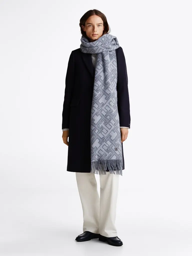 TH MONOGRAM WOOL SCARF