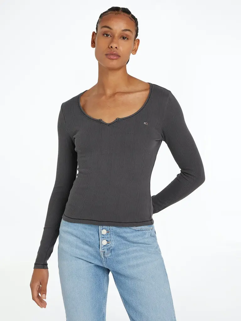 TJW SLIM NECKLINE DETAIL GMD LS